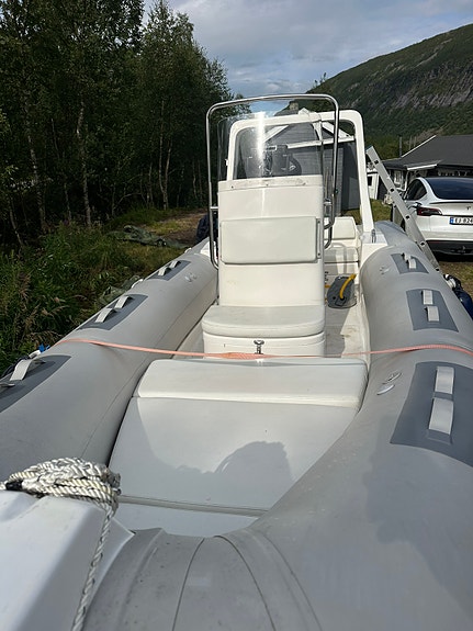 Pen og velholdt 19 fots RIB med Mercury 50 hk og BK båthenger 3 of 5