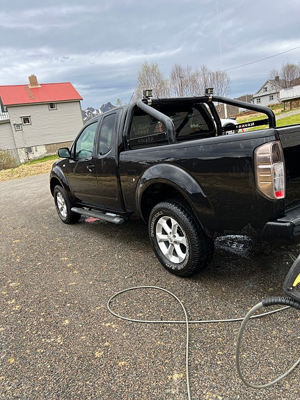 Nissan Navara 2 of 5