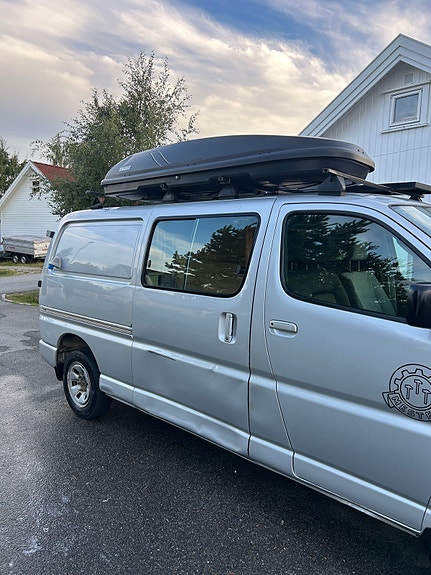 Toyota HiAce 4 of 5