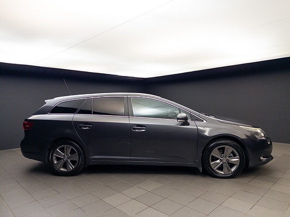 Toyota Avensis 5 of 5