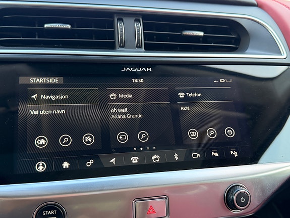 Jaguar I-PACE 10 of 30