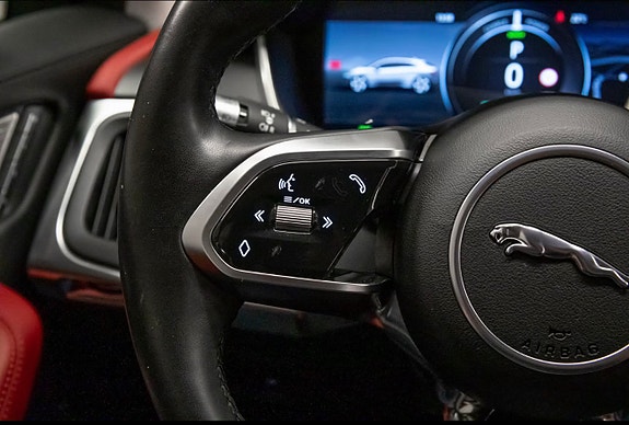 Jaguar I-PACE 24 of 30