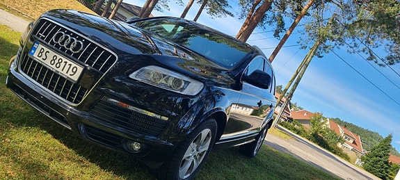 Audi Q7 3 of 5