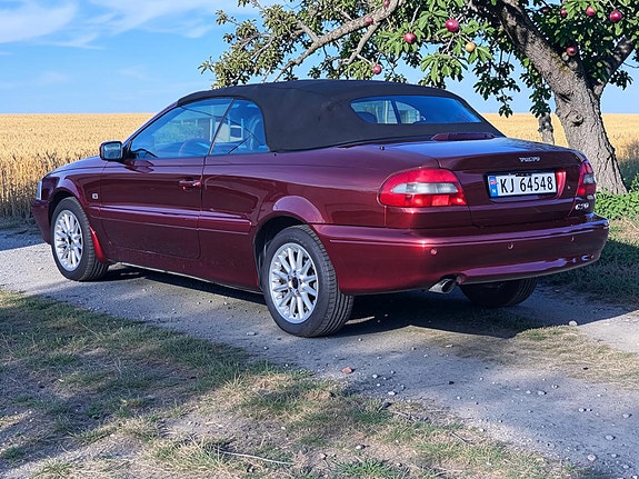 Volvo C70 17 of 30