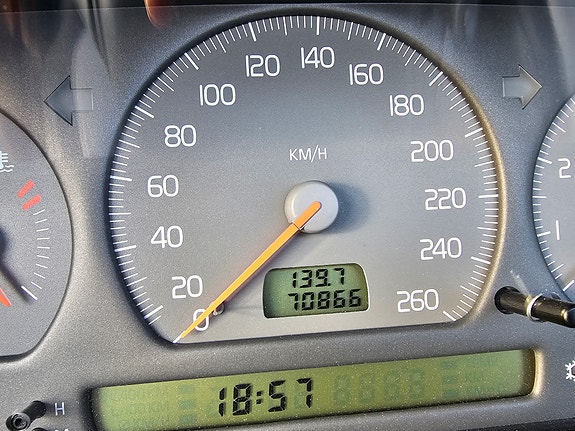 Volvo C70 11 of 30