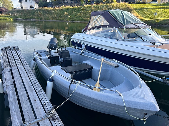 Pioner 15 med med rattkonsoll og nyoverhalt Yamaha 15hk 4 of 5