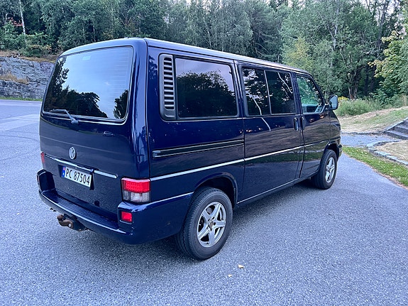 Volkswagen Caravelle 4 of 5