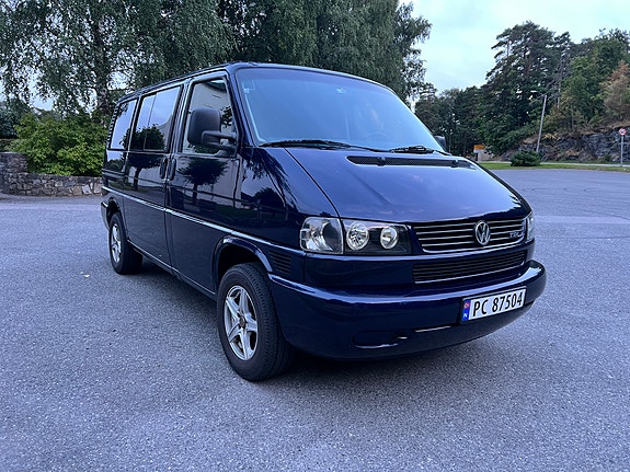 Volkswagen Caravelle 2 of 5