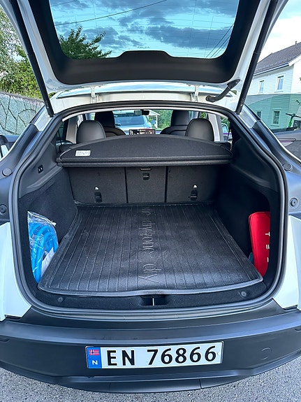 Tesla Model Y 11 of 11