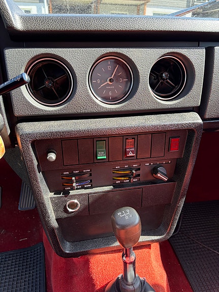 Volvo 142 8 of 25