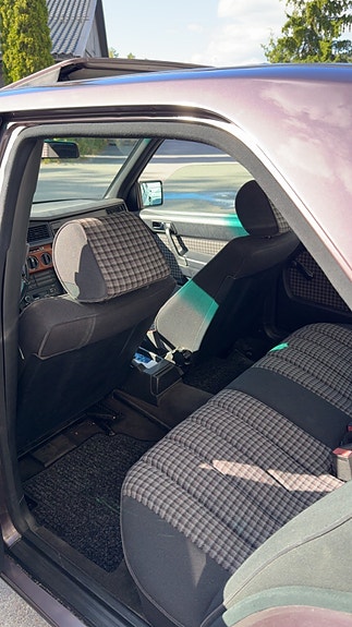 Mercedes-Benz 190 E 5 of 27