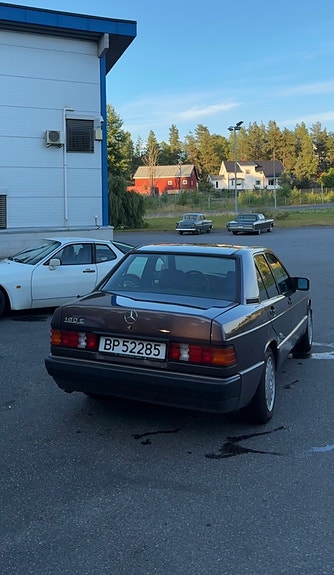 Mercedes-Benz 190 E 4 of 27
