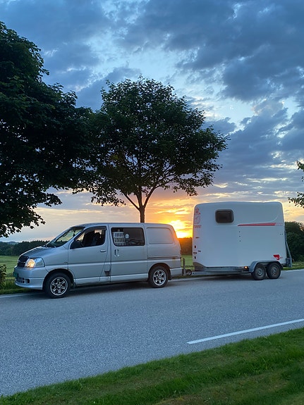 Toyota HiAce 2 of 6