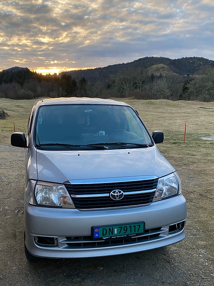 Toyota HiAce 4 of 6