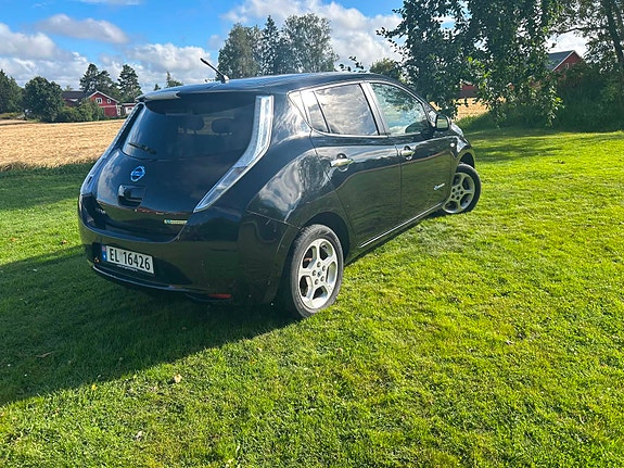 Nissan Leaf 4 of 5