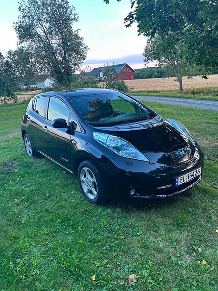 Nissan Leaf 2 of 5