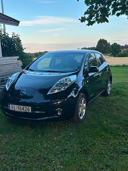 Nissan Leaf 3 of 5