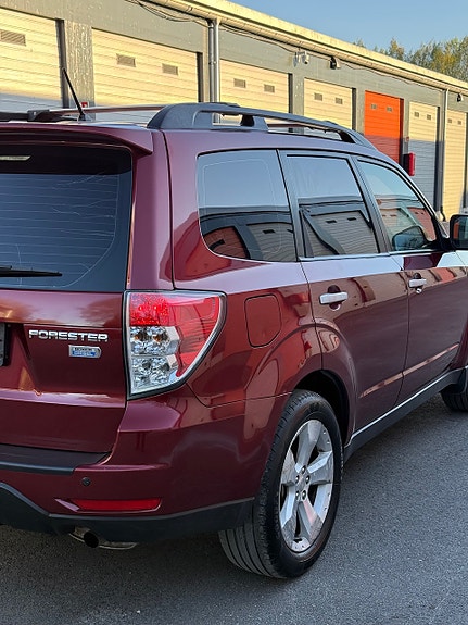 Subaru Forester 11 of 30