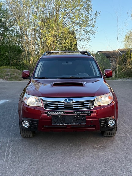 Subaru Forester 2 of 5