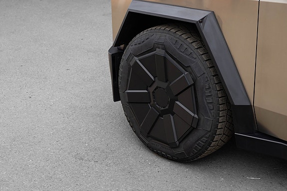 Tesla Cybertruck 19 of 30
