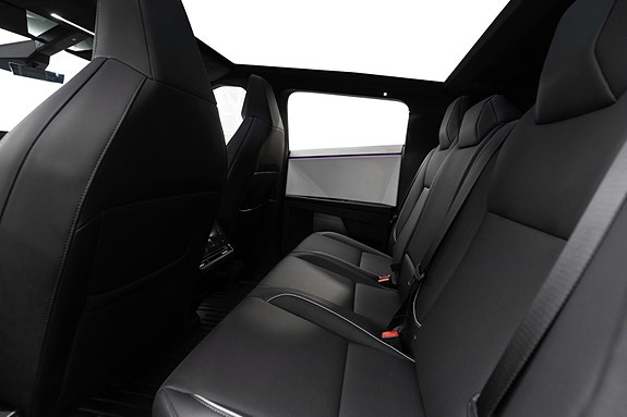 Tesla Cybertruck 24 of 30