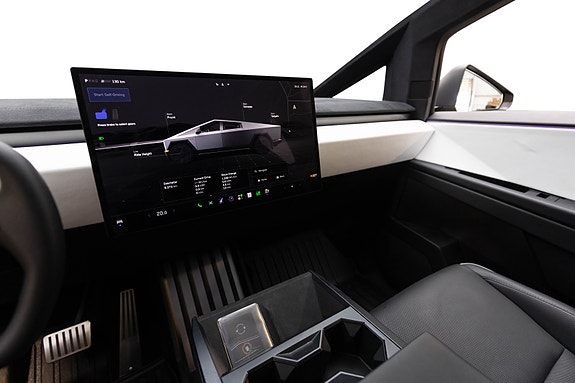 Tesla Cybertruck 22 of 30