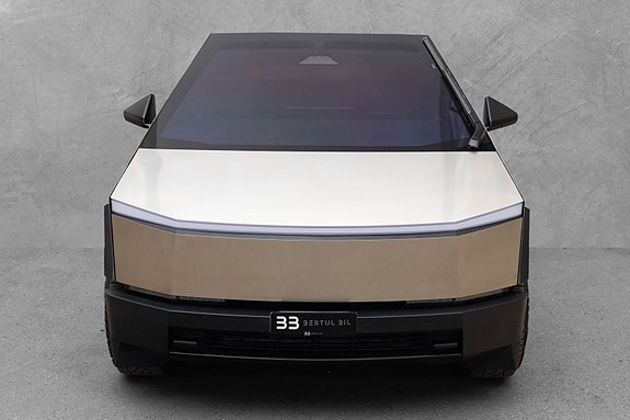 Tesla Cybertruck 18 of 30