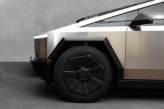Tesla Cybertruck 11 of 30