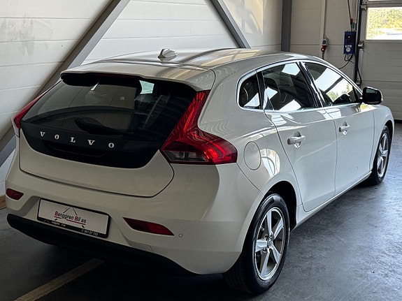 Volvo V40 15 of 30