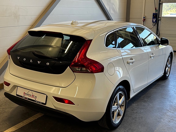 Volvo V40 14 of 30