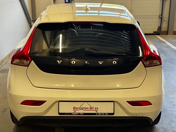 Volvo V40 9 of 30