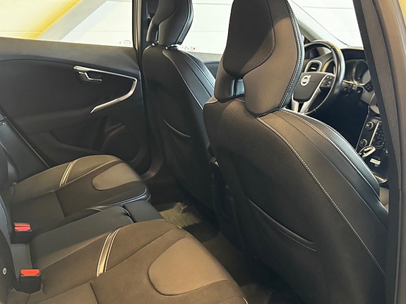 Volvo V40 24 of 30
