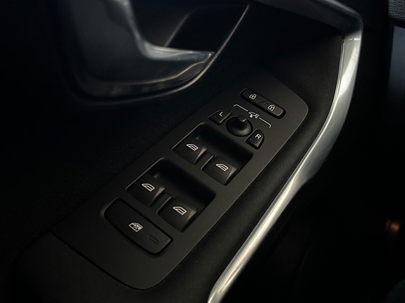 Volvo V40 26 of 30