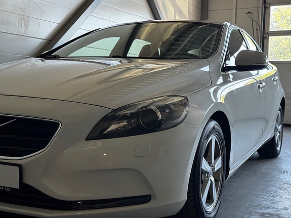 Volvo V40 6 of 30