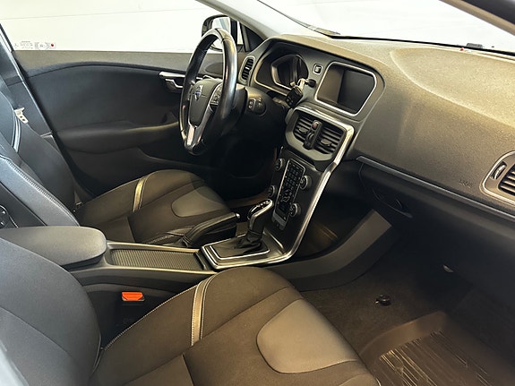 Volvo V40 18 of 30