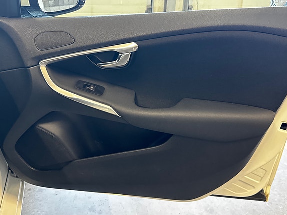 Volvo V40 21 of 30