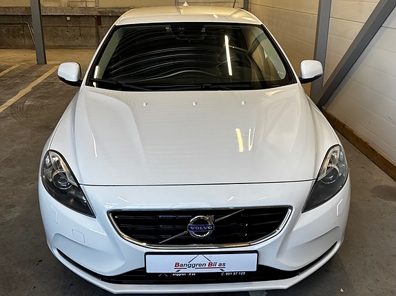 Volvo V40 4 of 30
