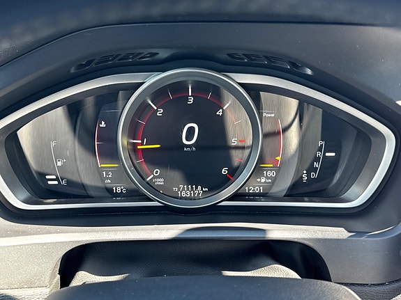 Volvo V40 19 of 30