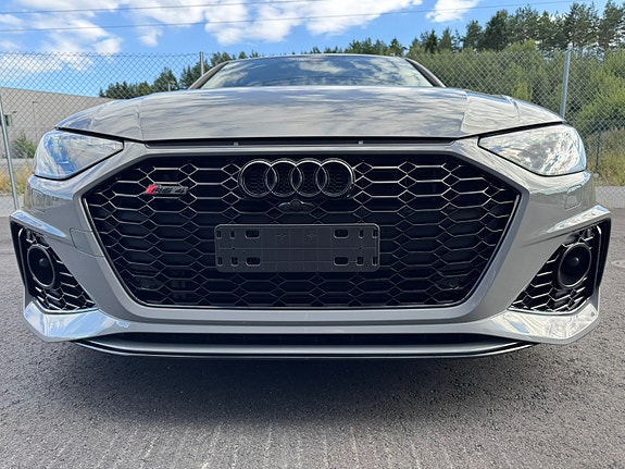 Audi RS4 2 of 30