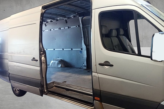 Volkswagen Crafter 4 of 5