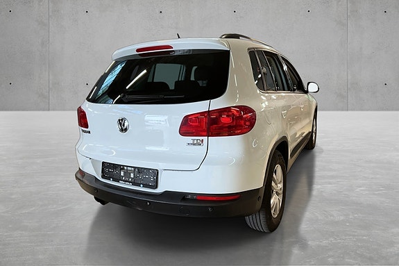 Volkswagen Tiguan 3 of 5