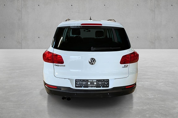 Volkswagen Tiguan 4 of 5