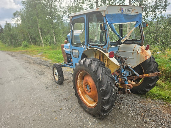 Ford 3000 4 of 5