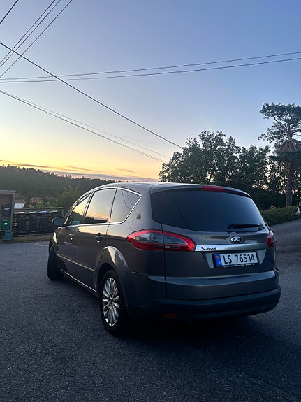 Ford S-MAX 4 of 5
