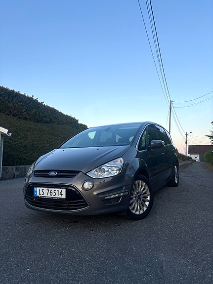 Ford S-MAX 2 of 5