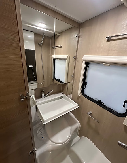 Adria Adora 502 UL 17 of 22