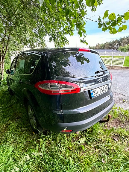 Ford S-MAX 4 of 5