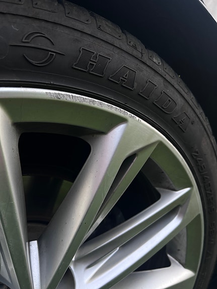 Volkswagen Passat 18 of 26