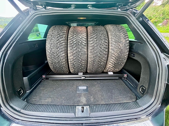 Volkswagen Passat 13 of 26