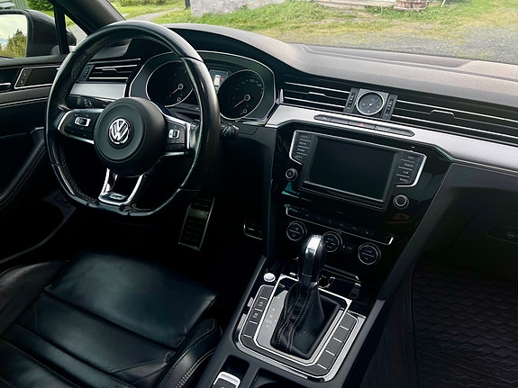 Volkswagen Passat 8 of 26